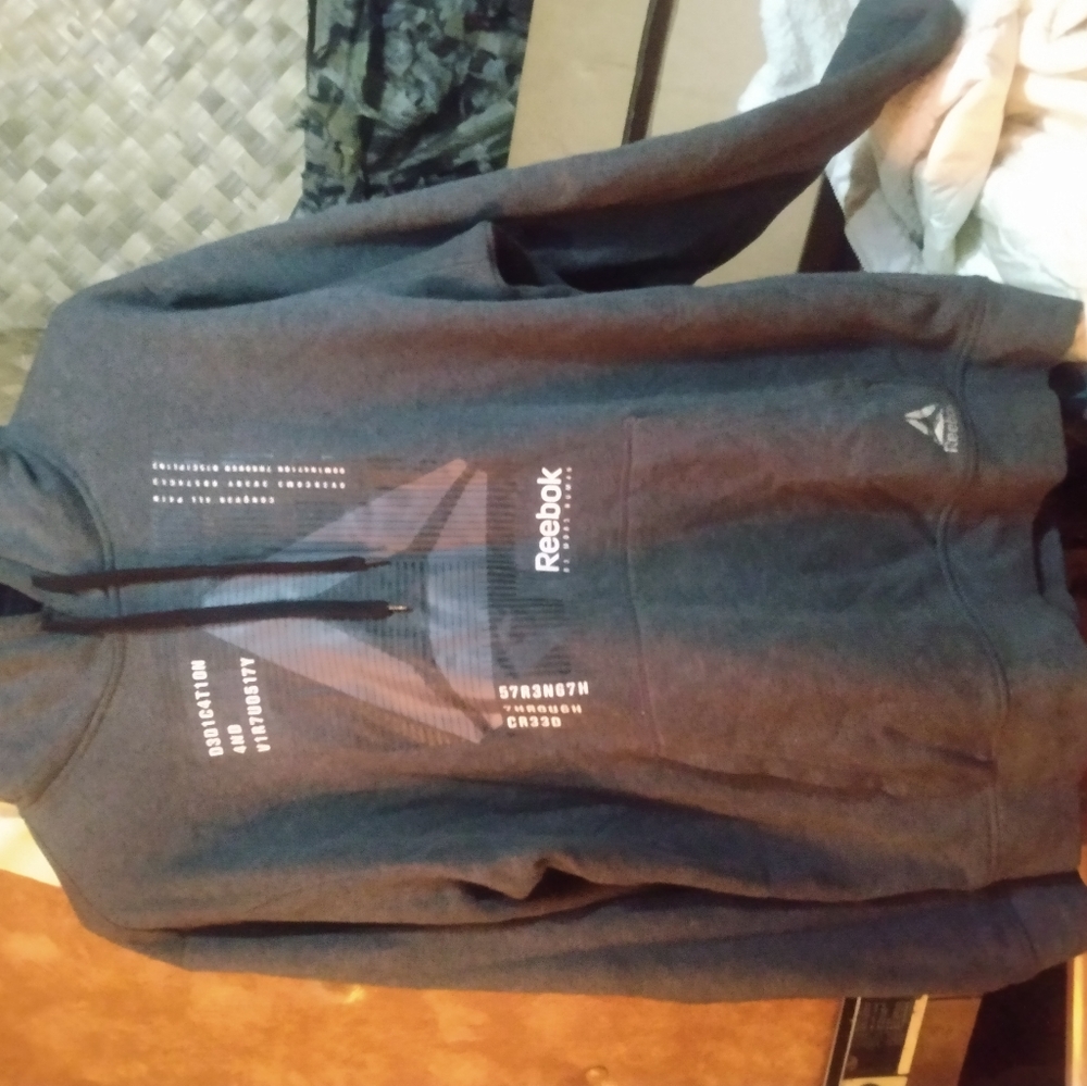 reebok hoodie women's M